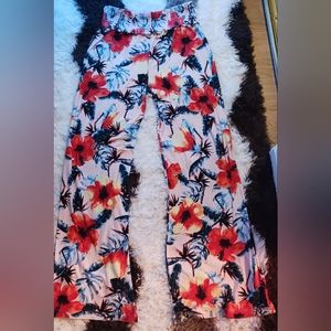 Love By Design, size large, peach flowy Hawaiian print lounge pants.